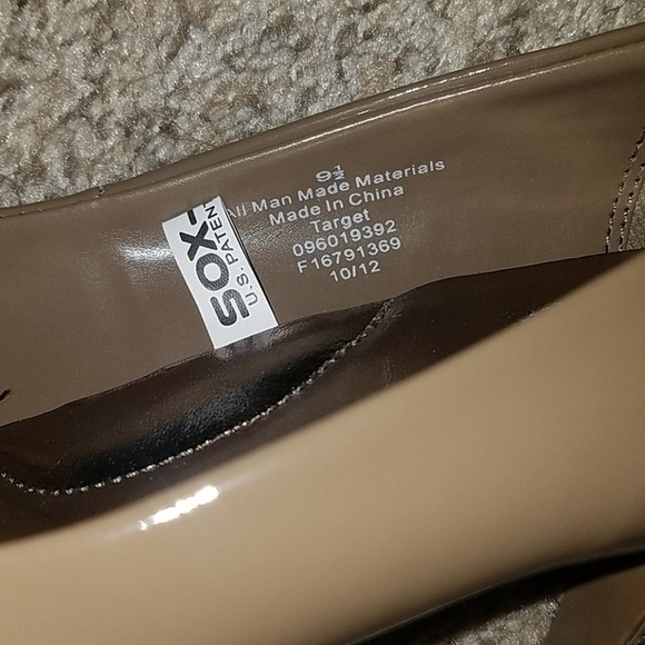 Merona Target 9 1/2 taupe colored heels - Picture 4 of 6